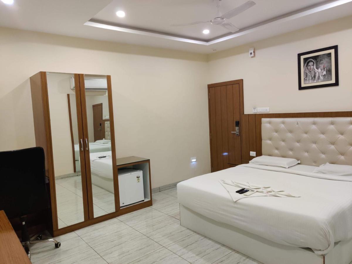 Hotel Siliconville Хидерабад Екстериор снимка