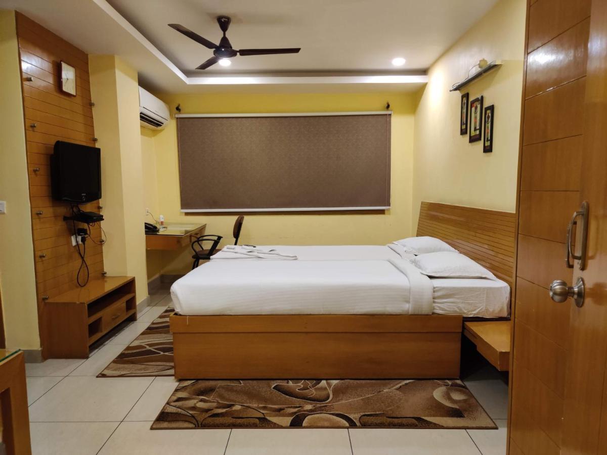 Hotel Siliconville Хидерабад Екстериор снимка